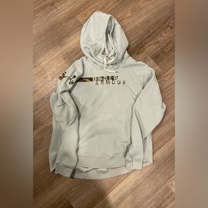 Underarmour sweatshirt